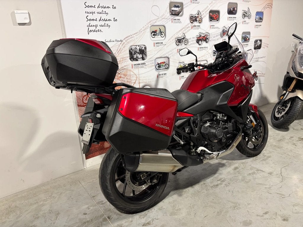 Honda NT1100 DCT met voyage pakket (bj 2024), Motoren, Motoren | Honda, Bedrijf, Toermotor, 1100 cc