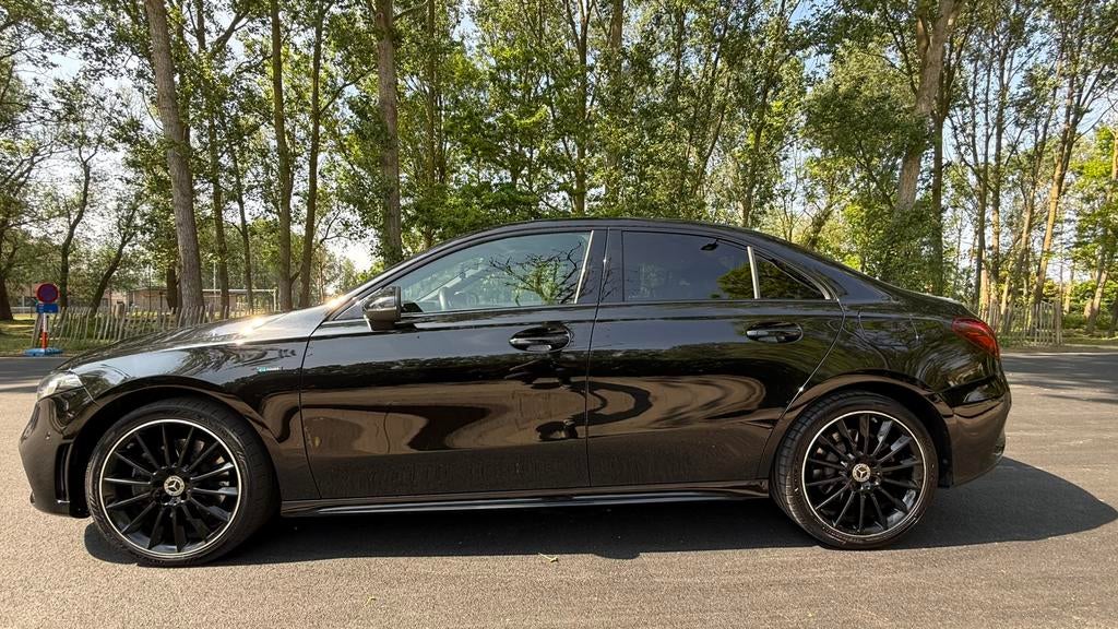 Mercedes A250 amg style, Auto's, 1700 kg, Alcantara, Zwart, 5 deurs