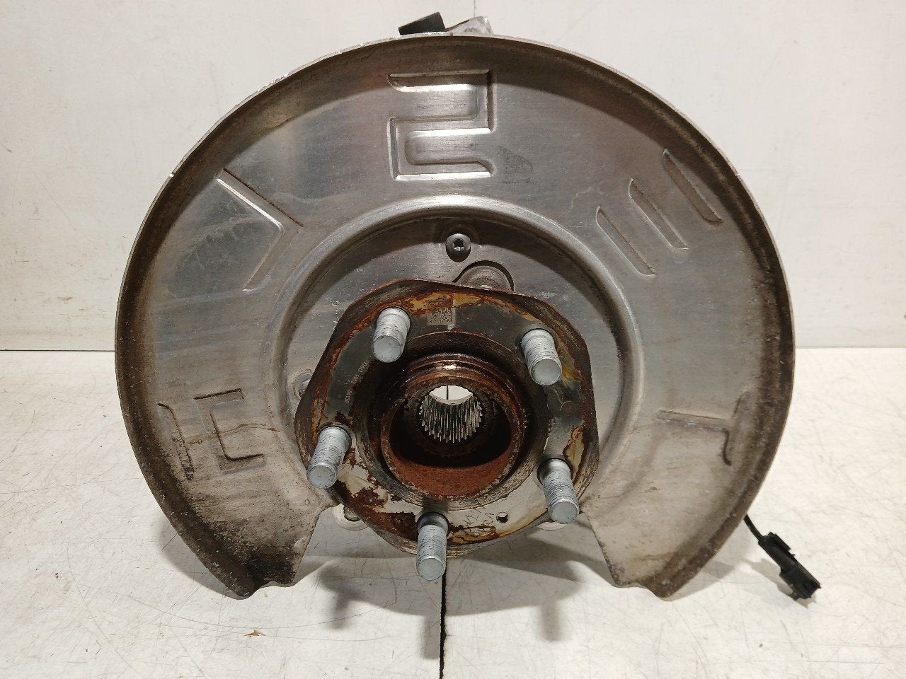 Wielnaaf rechts achter Tesla Model 3, Onderdelen@venauto.nl, Van der Ven Autorecycling B.V., Ettenseweg 76, 4706 PB Roosendaal, The Netherlands