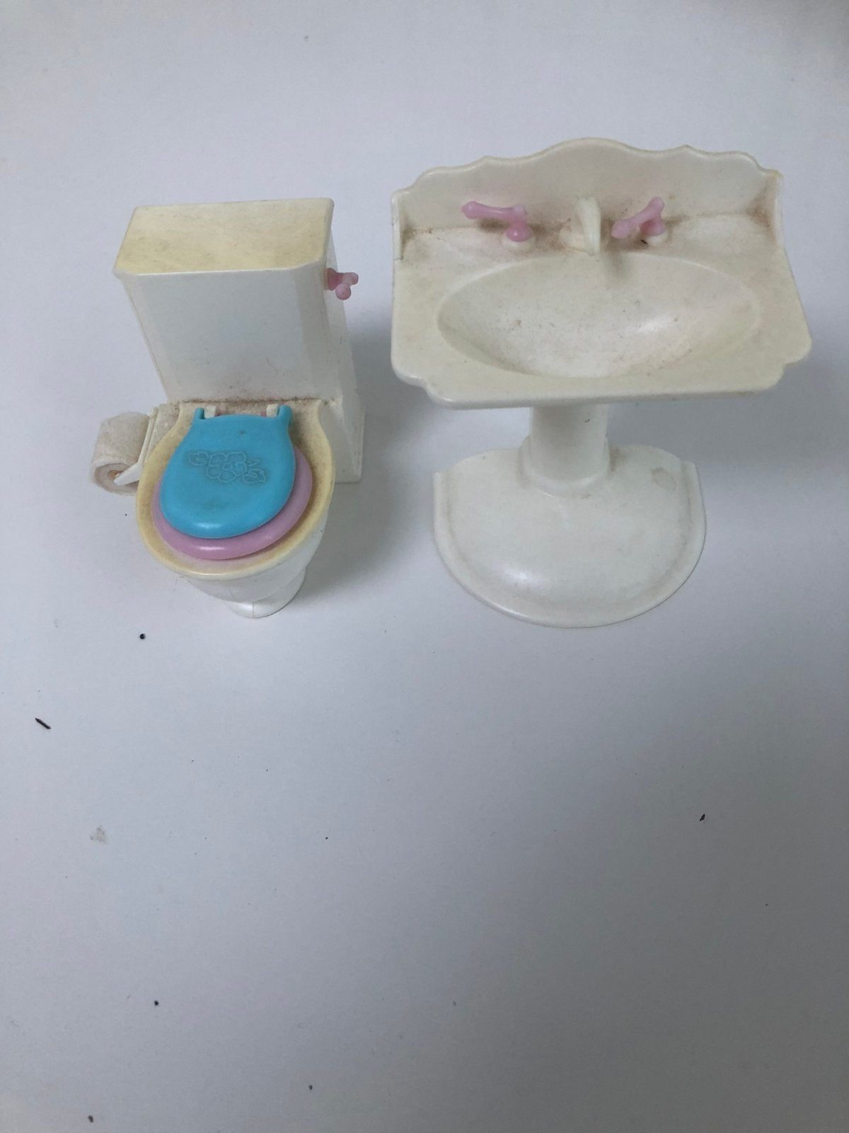 Vintage meubels voor barbiehuis wc en lavabo, Enlèvement, Utilisé, Sanitaire