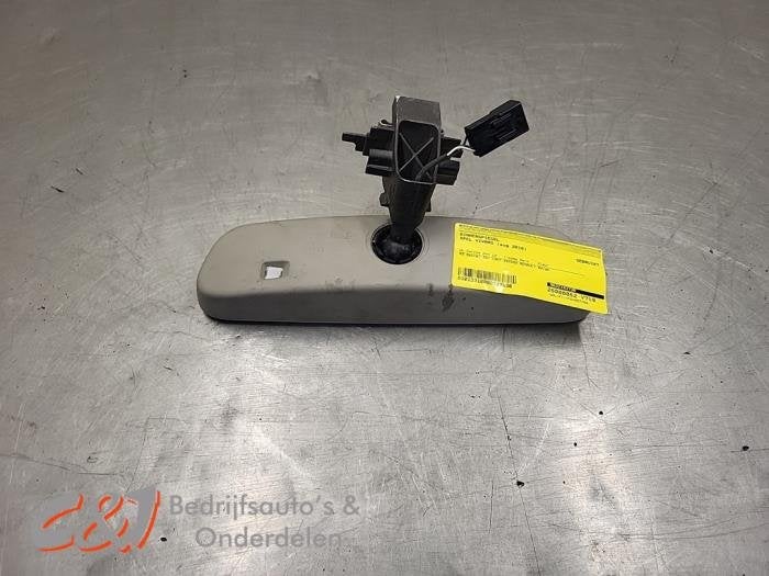Binnenspiegel van een Opel Vivaro, Gebruikt, -, -, Opel