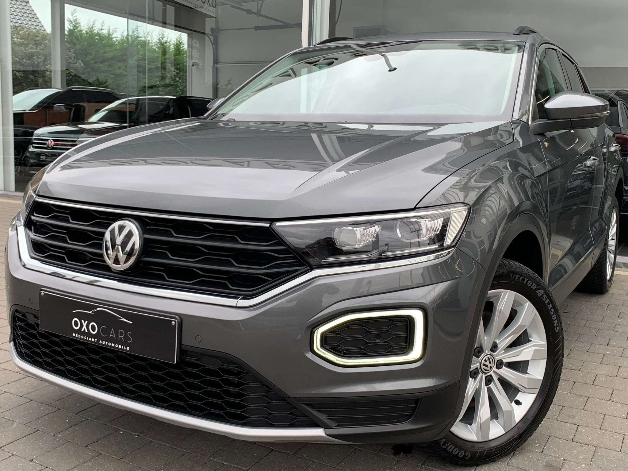 Volkswagen T-Roc 1.5 TSI 150CV / SPORT / PHARES LED / GPS /, Autos, Argent ou Gris, Achat, https://public.car-pass.be/vhr/6aa18f73-c183-496a-8290-76fd47802db4