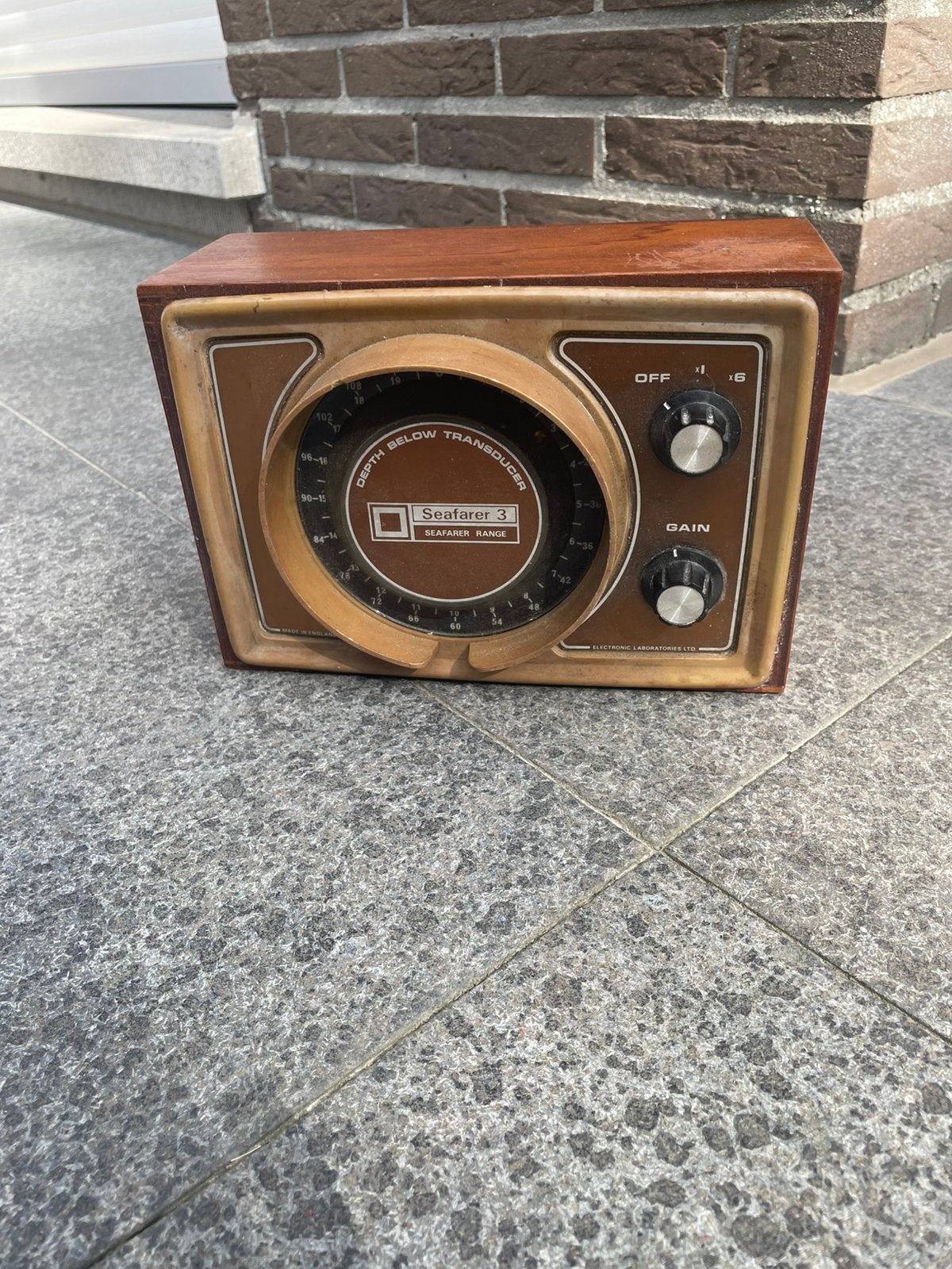 Vintage Seafarer 3 echo-sounder, Enlèvement