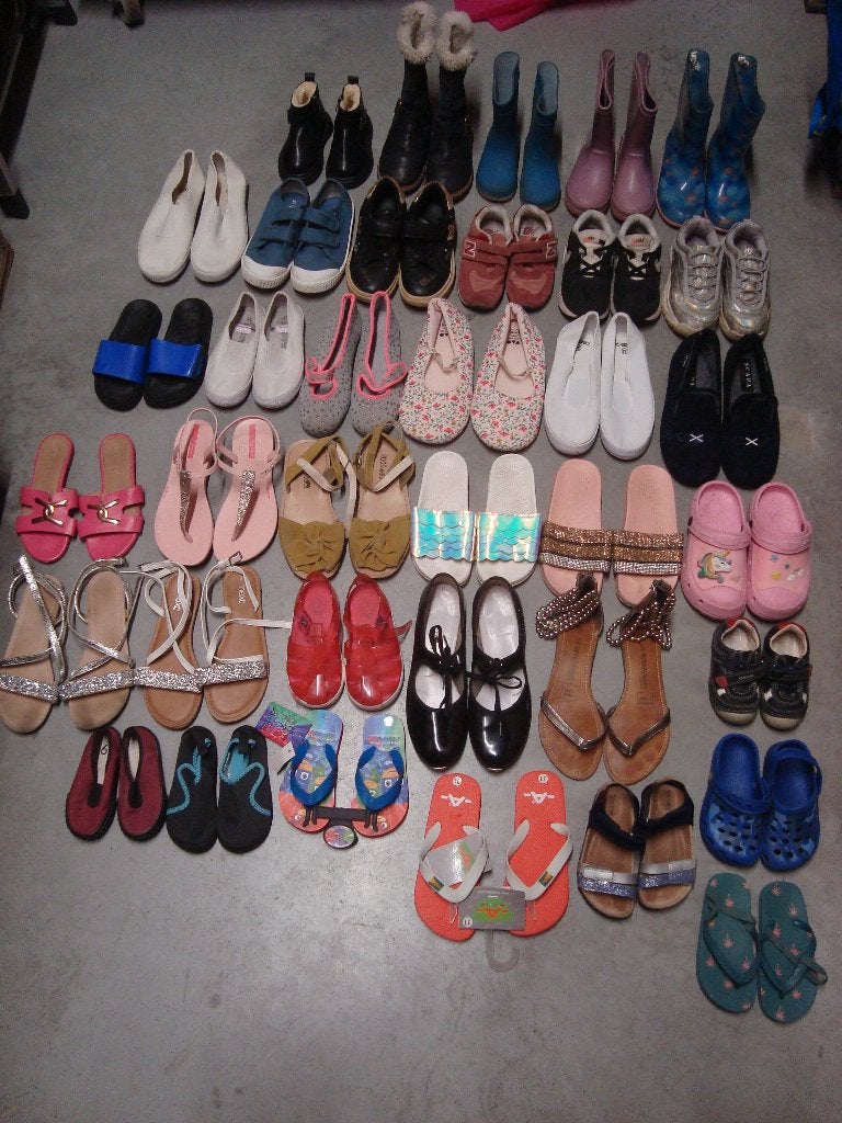 lot 36 chaussures enfant ( nike, geox, new balance, ... ), Enlèvement, Utilisé, Garçon ou Fille, Chaussures