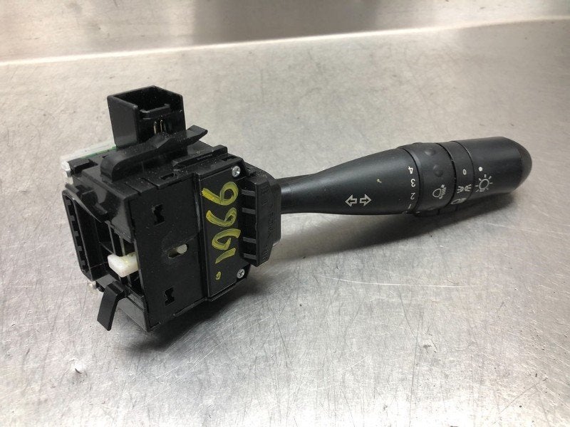 INTERRUPTEUR D'ECLAIRAGE Mitsubishi Colt CZC (|17E018|), Utilisé, Mitsubishi