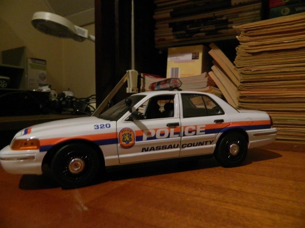 1/18 Motormax Ford Crown Nassau county police, Ophalen of Verzenden, Zo goed als nieuw, Auto, Motormax