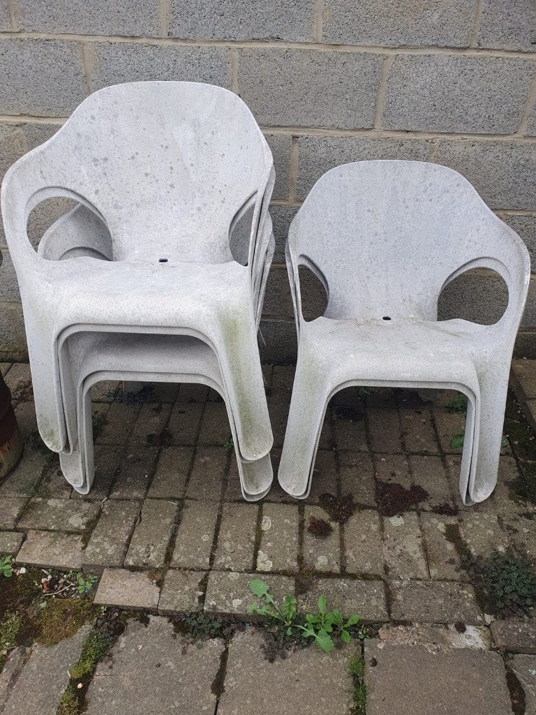GRATIS 6 Stevige tuinstoelen, Ophalen, Gebruikt, Plastic, Stapelbaar