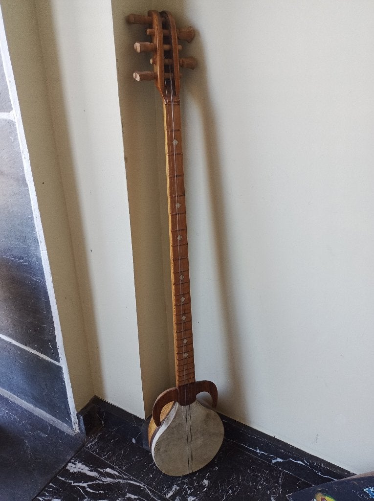 Kashgar Rubab ((rawap/rabab) - Balalaïka - Tambours, Enlèvement ou Envoi