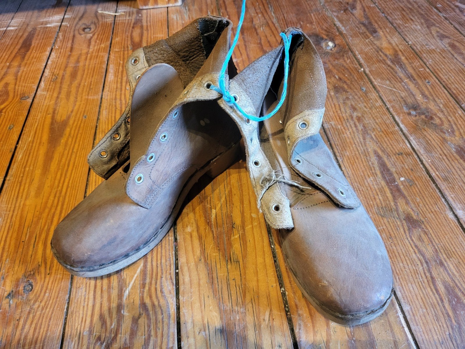 Chaussures enfant nécessité, Allemagne 2WW, Collections, Envoi