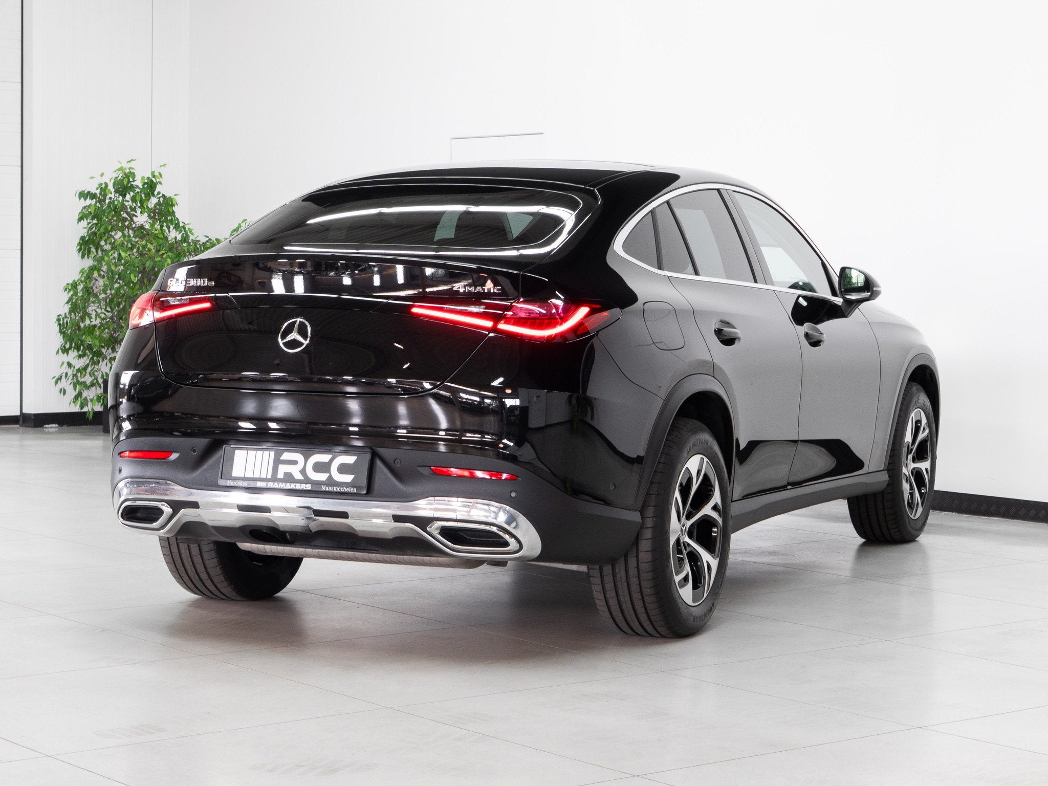 Mercedes-Benz GLC 300 e 4M Coupé | Luxury-line Trekhaak Mem, Auto's, Automaat, Gebruikt, Zwart, Leder