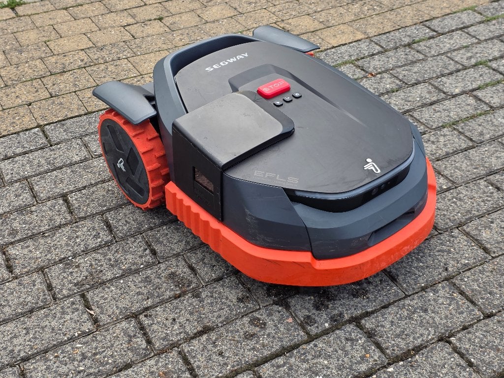 Tondeuse à gazon robotisée Segway Navimow X330, Jardin & Terrasse, Tondeuses robotisées, 20 à 25 cm, Enlèvement, Utilisé, Segway