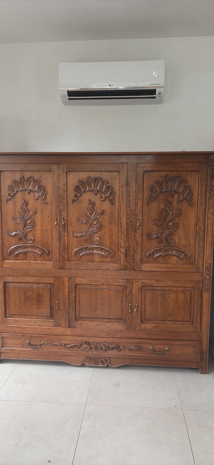 Prachtige kast met houtsnijwerk GRATIS, Antiquités & Art, Enlèvement