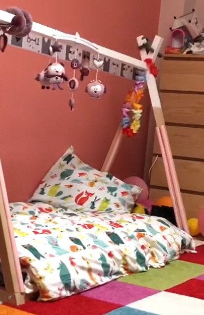 Lit tipi childhome 70x140 avec sommier/matelas/protège lit, Enfants & Bébés, Sommier à lattes, Moins de 70 cm, Comme neuf, Enlèvement