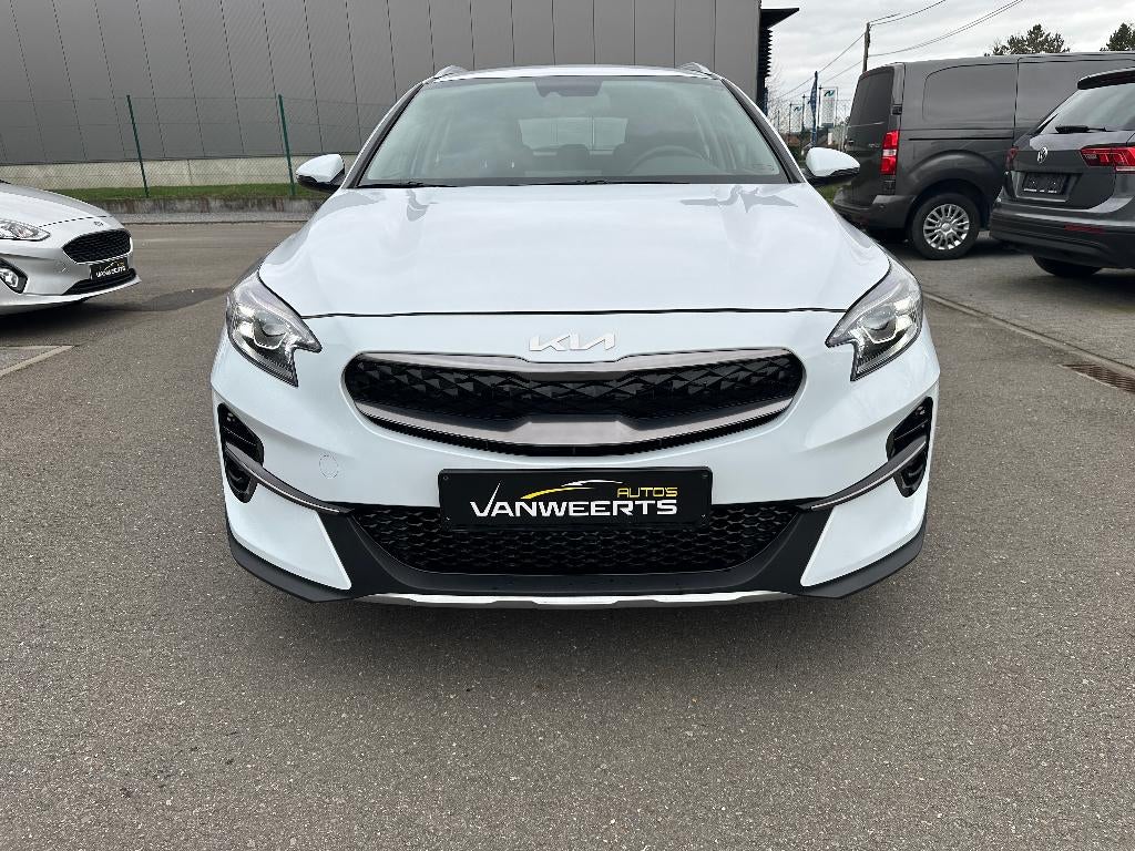 Kia Xceed, 1.6 benzine + elektrisch, plug-in hybride, Stof, Euro 6, Wit, 5 zetels