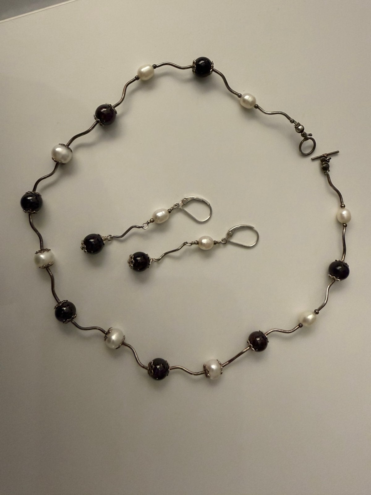 Collier et boucles d’oreilles assortis perles, onyx, argent, Enlèvement ou Envoi, Comme neuf, Argent, Argent