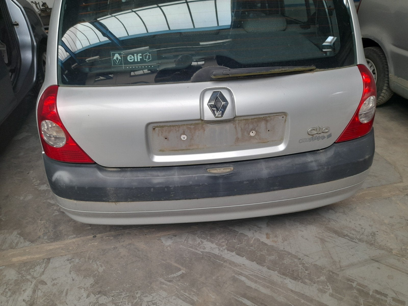 Feux arrières RENAULT CLIO 2 phase 2 // 5070 Auvelais, Enlèvement ou Envoi, Utilisé, Renault
