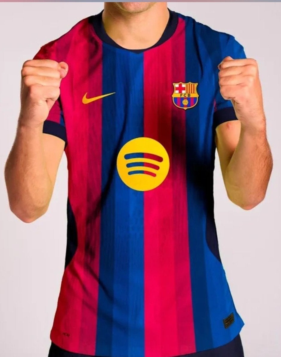 Je recherche le maillot du Barça 26-27.Neuf, XL, Enlèvement ou Envoi, Maillot