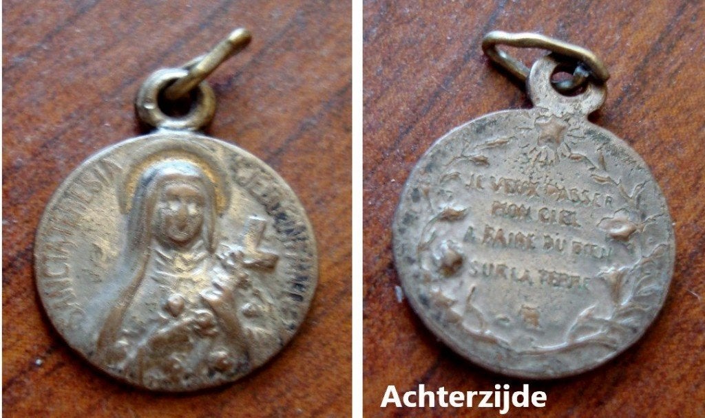 Medailletje met Sint Theresia van het kindje Jezus, Verzenden, Gebruikt, Overige typen, Christendom | Katholiek