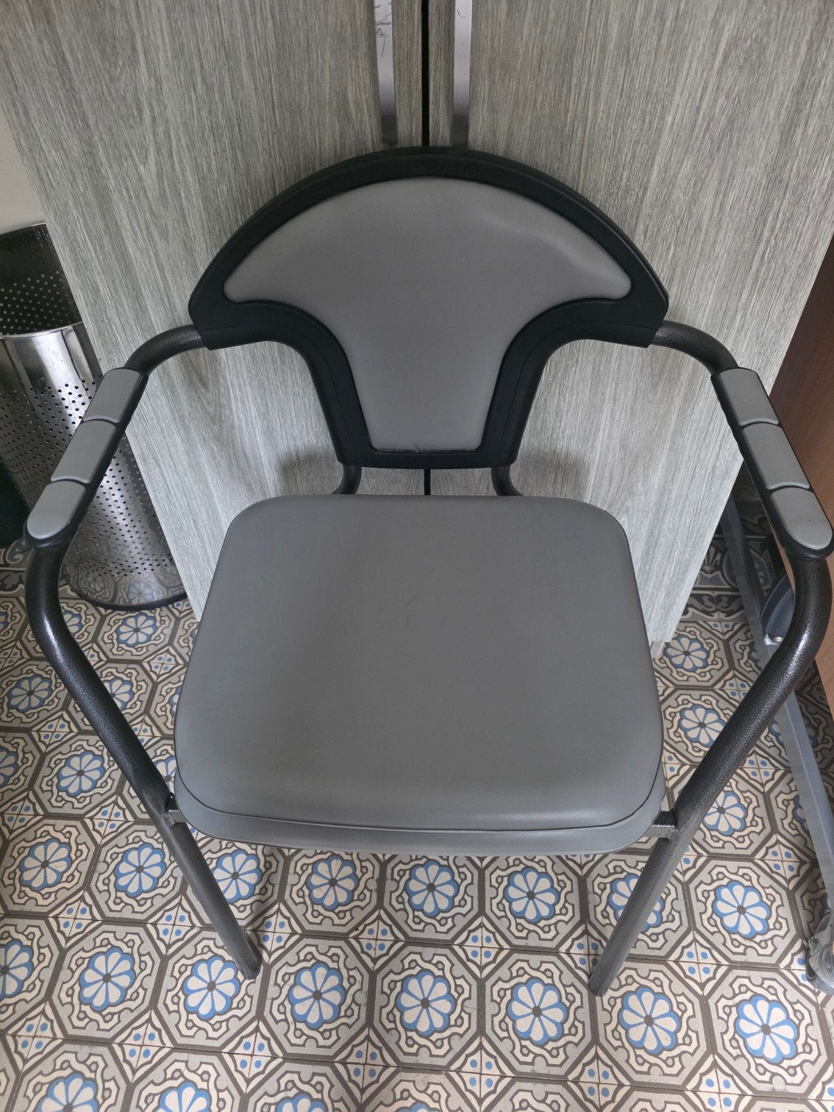 chaise percée très bon etat, Divers, Enlèvement, Utilisé