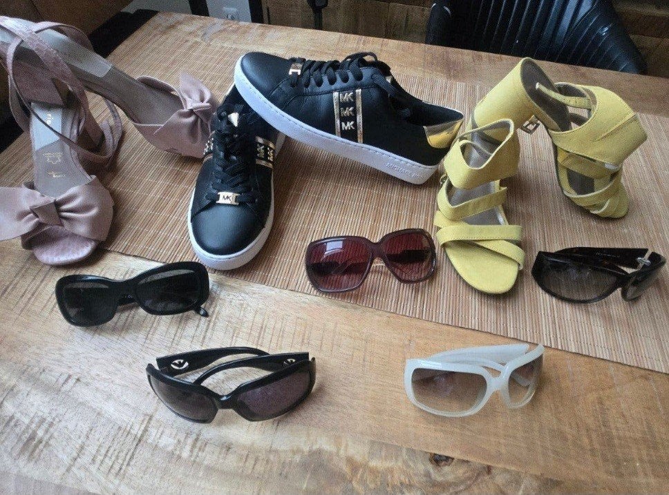 Merk dames schoenen en zonebril, Kleding | Dames, Overige Dameskleding, Ophalen