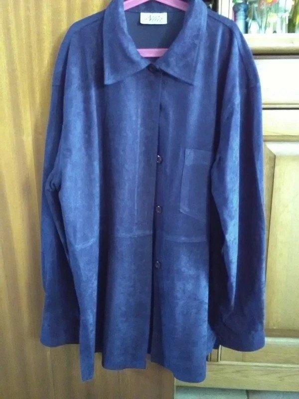 Chemise bleu marine tissu effet peau de pêche Silia TU, Taille 42/44 (L), Enlèvement ou Envoi, Silia, Porté