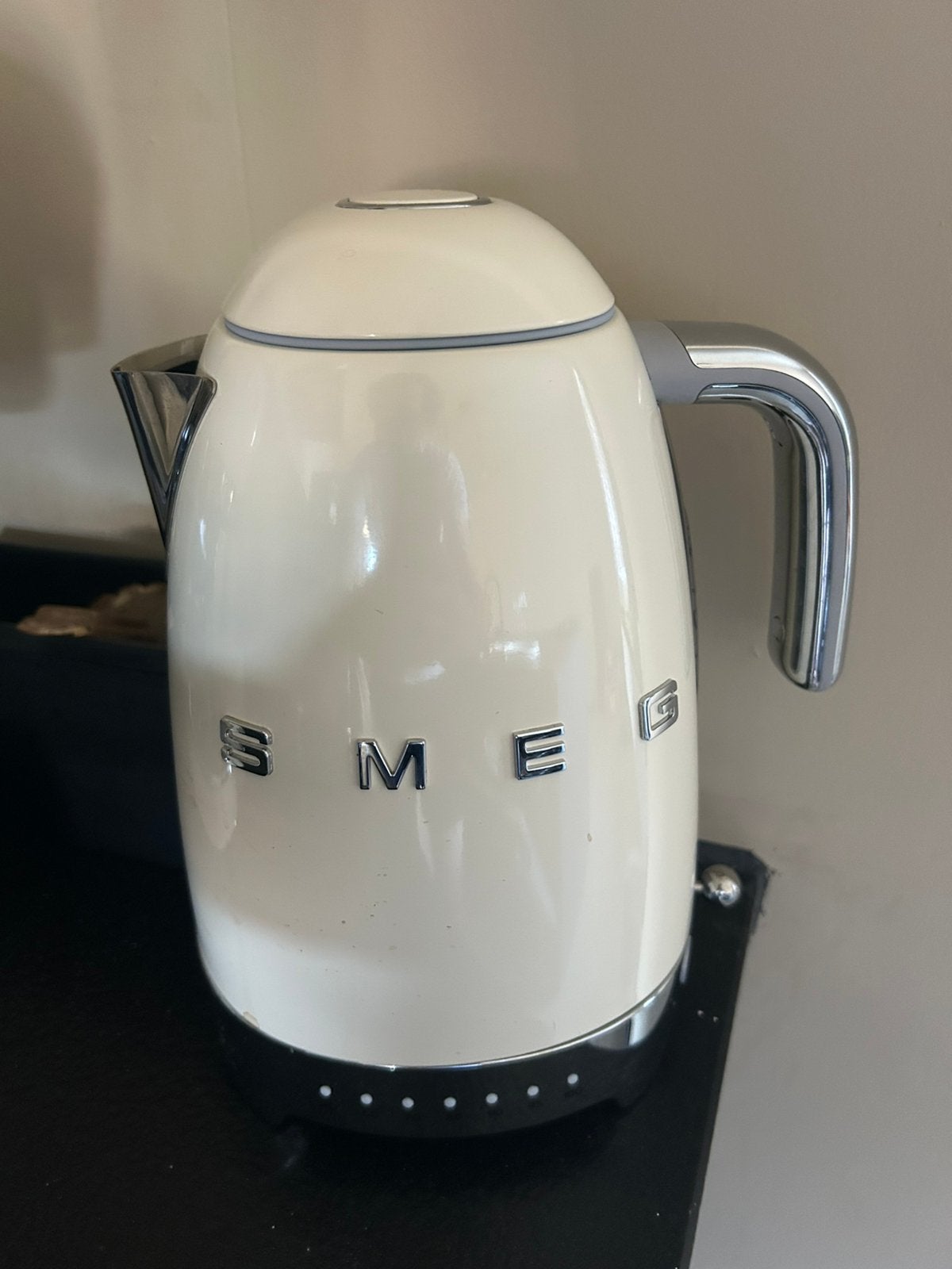 Smeg waterkoker cremekleurig, Electroménager, Bouilloires, Enlèvement, Comme neuf