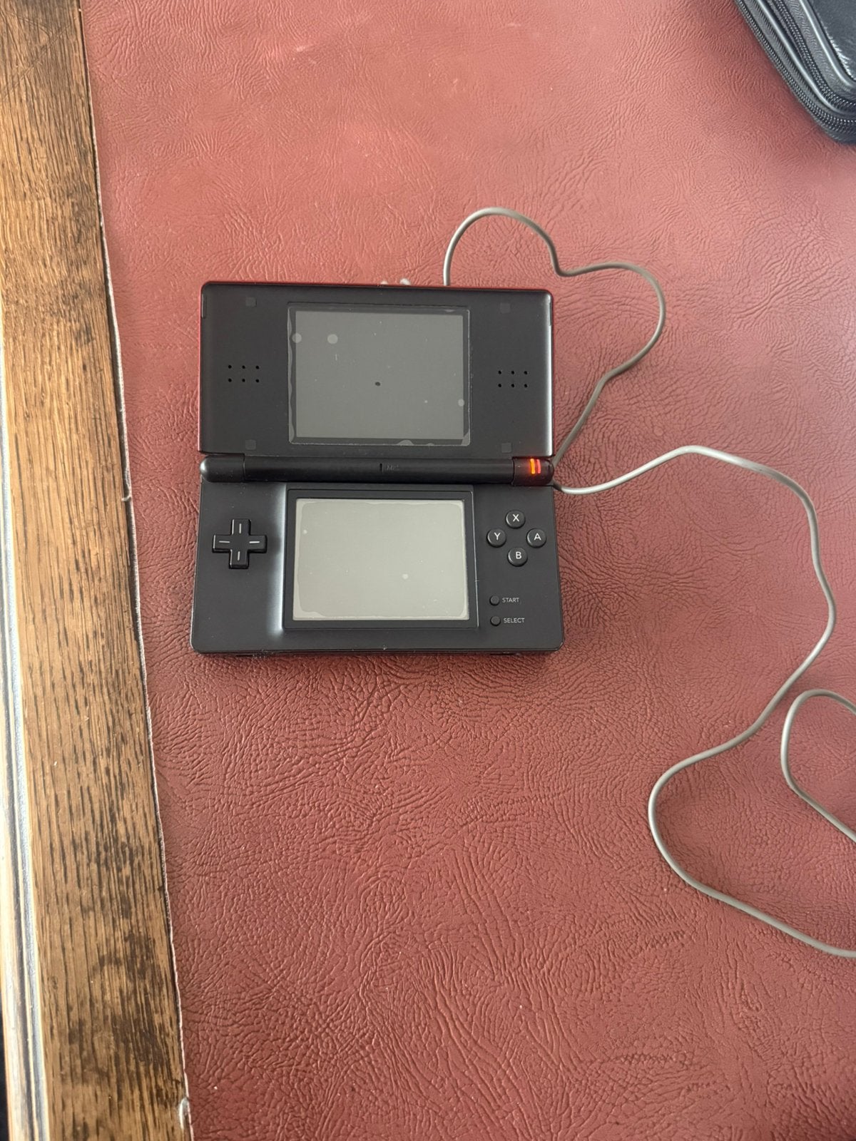 Nintendo DS lite rouge cuivre, Consoles de jeu & Jeux vidéo, Consoles de jeu | Nintendo DS, Comme neuf, DS Lite, Rouge, Enlèvement ou Envoi