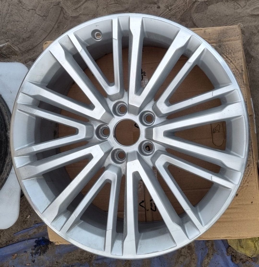 ORIGINEEL AUDI A4 S4 8W B9 19 INCH VELGEN 8W0601025BE