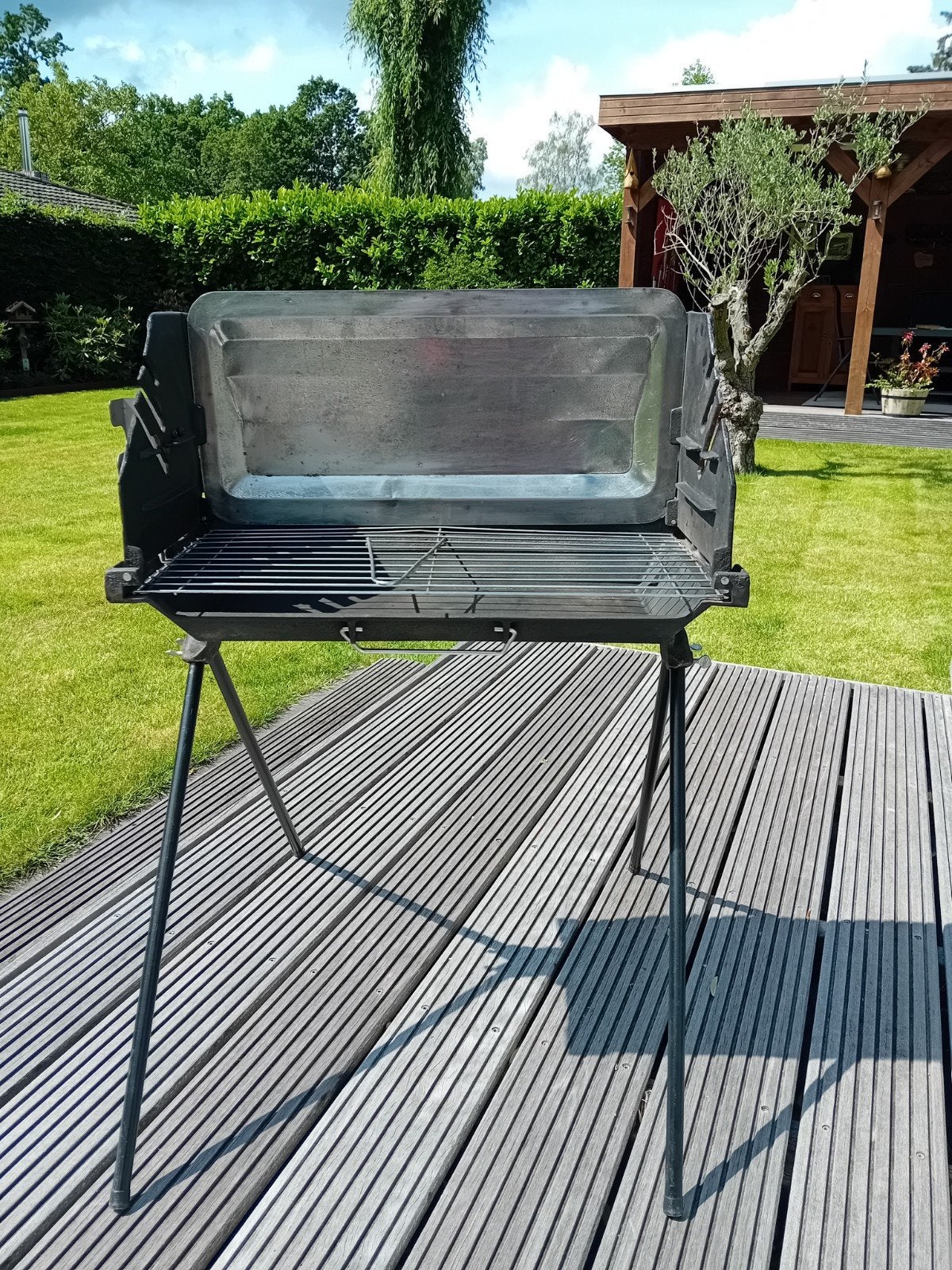 Barbecue en fonte avec différentes fonctions, Enlèvement