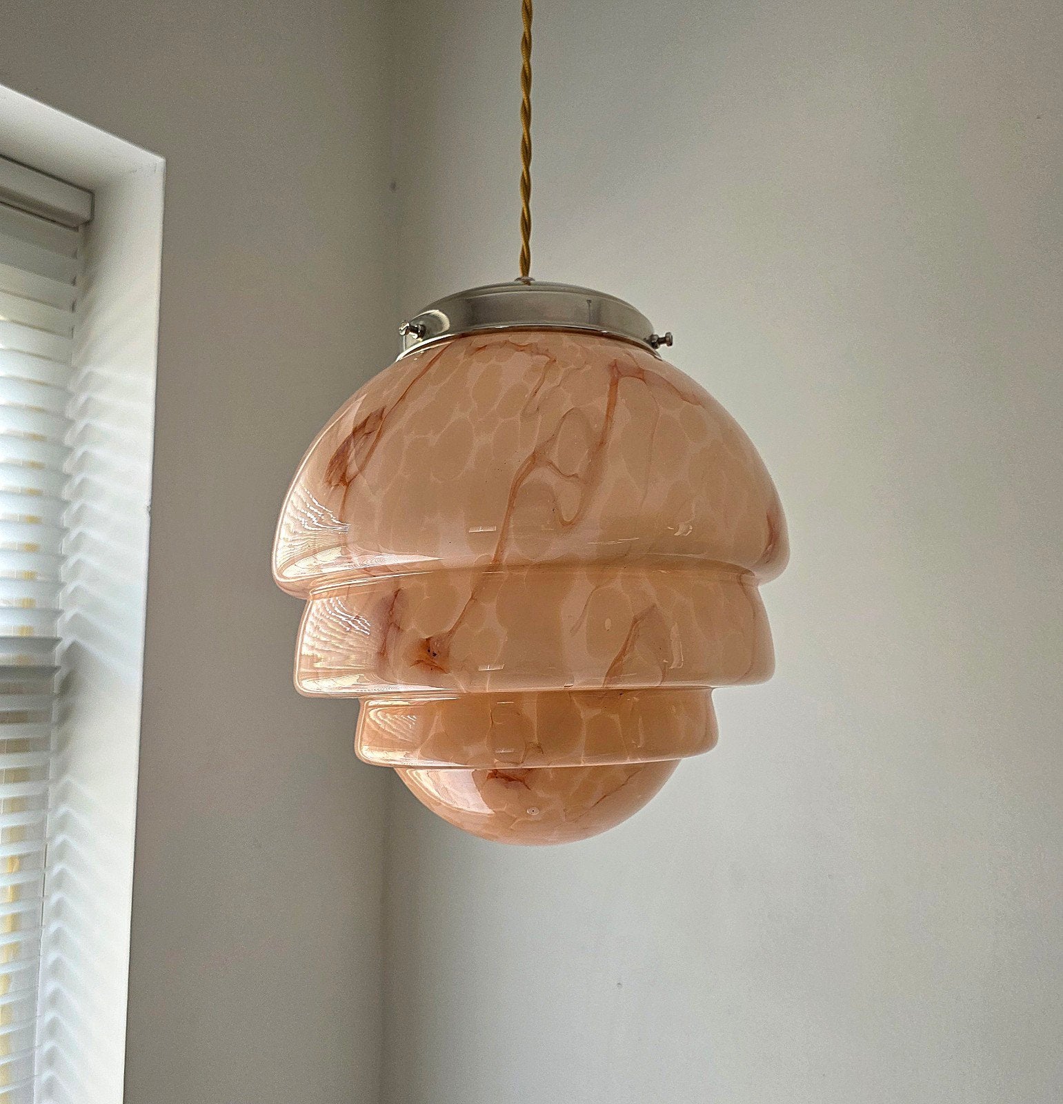 Lampe suspendue Art Déco vintage en verre nuage marbré., Maison & Meubles, Enlèvement ou Envoi, Verre