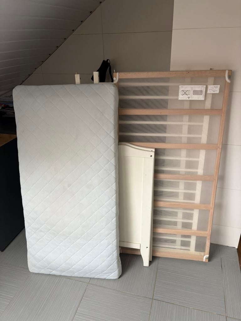 Lit IKEA, Enlèvement, Comme neuf, Lit