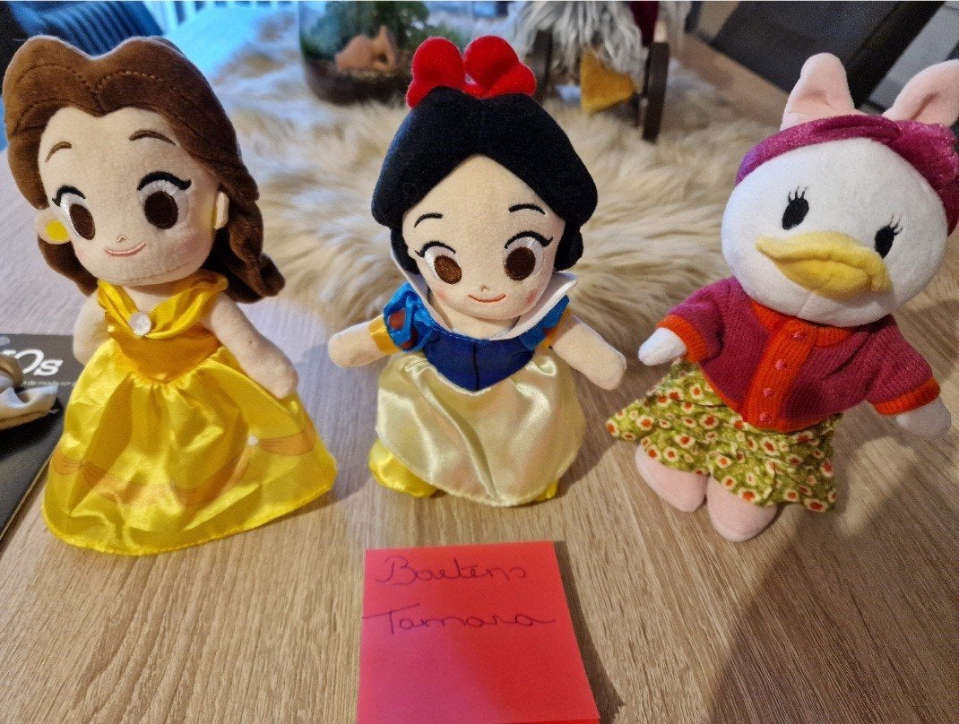 Disney pluche, Ophalen