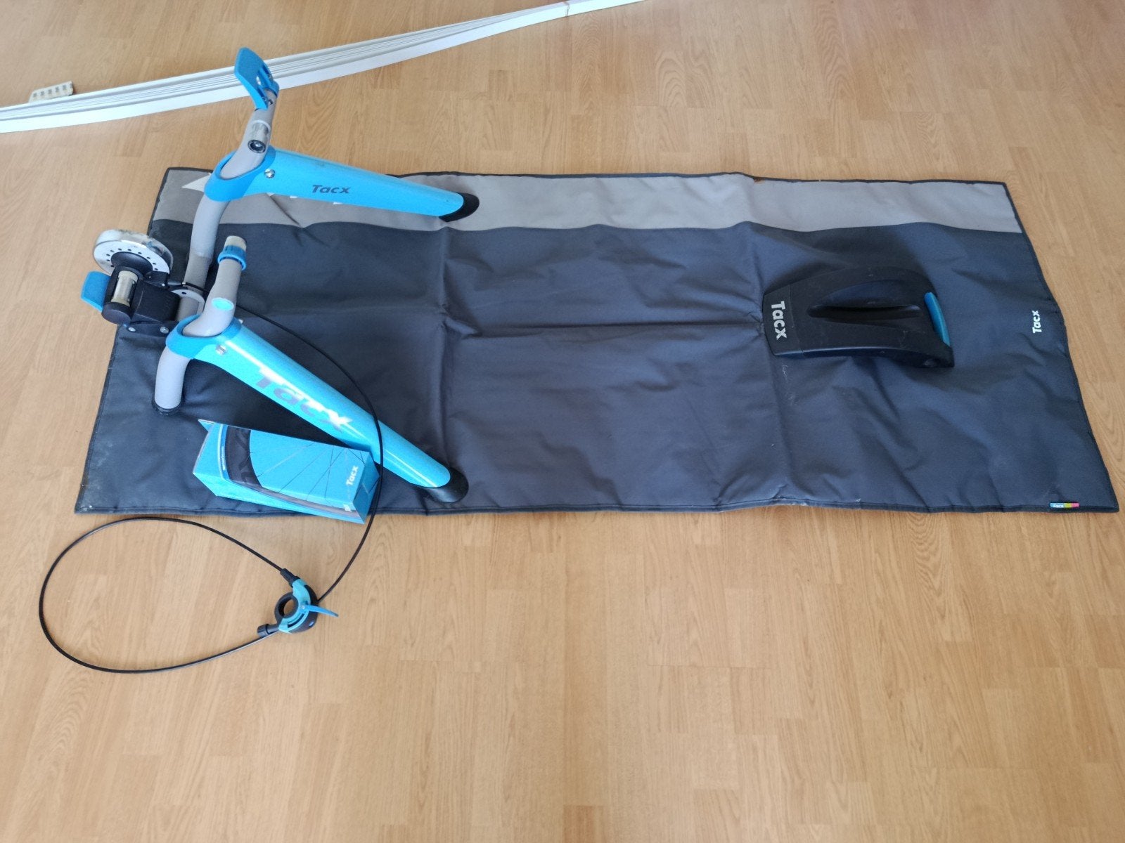 Tacx rouleau vélo entraînement, Sports & Fitness, Cyclisme, Enlèvement, Utilisé, Autres types