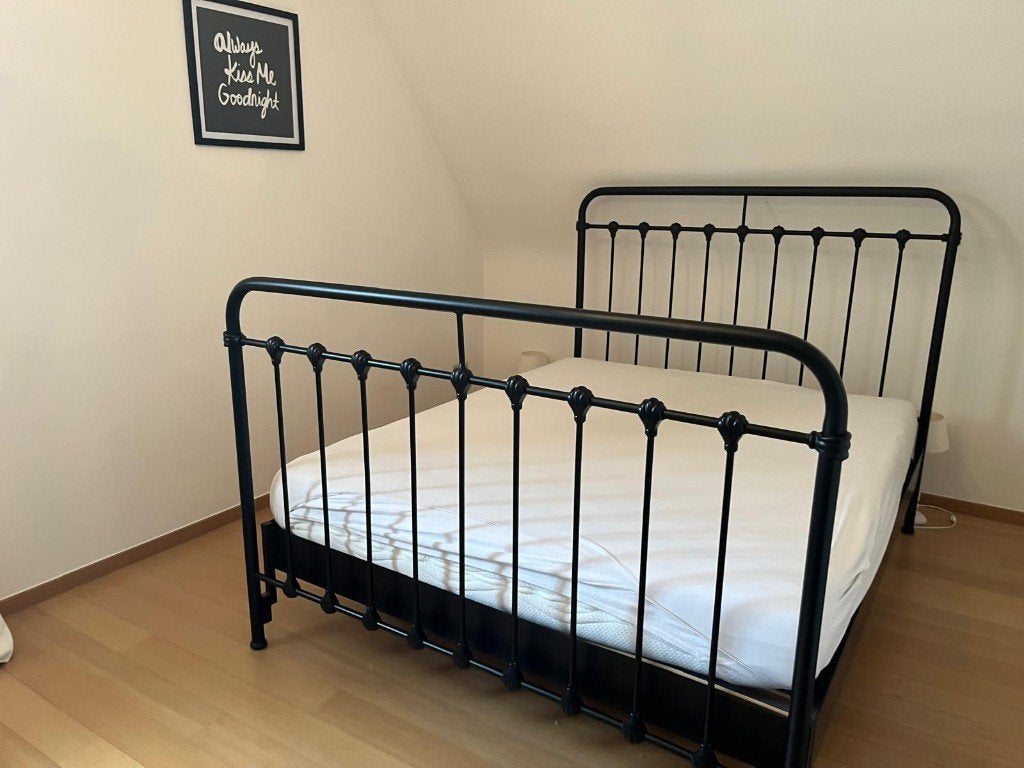 ijzeren bed, Ophalen, Zwart, Tweepersoons, Zo goed als nieuw