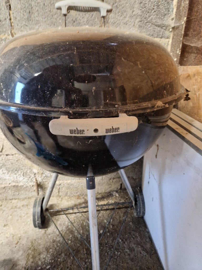 2x bbq te koop, Tuin en Terras, Houtskoolbarbecues, Ophalen, Gebruikt, Weber