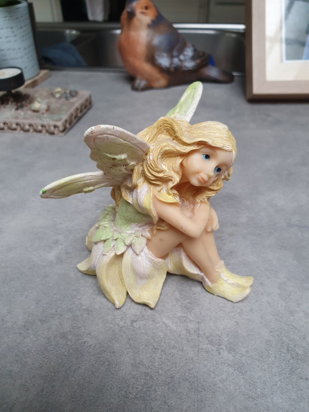 nouveau bel ange coloré sur une fleur, Enlèvement ou Envoi