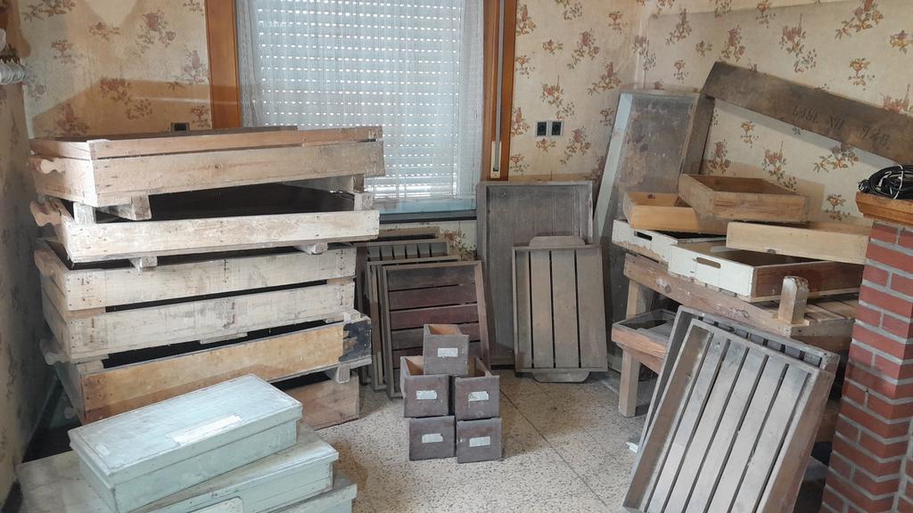 Antieke handgemaakte houten kratten & kisten, Antiek en Kunst, Ophalen