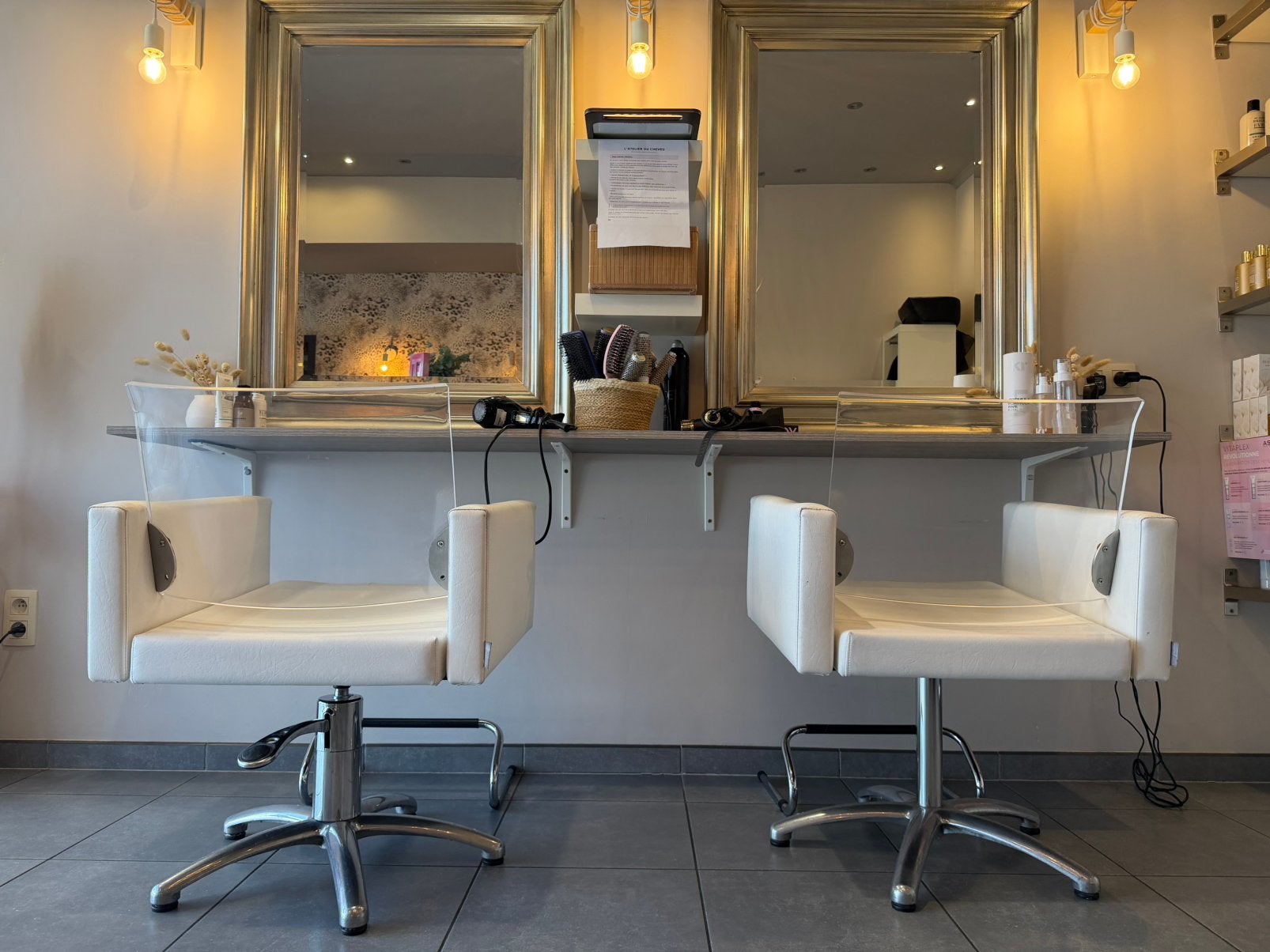 Mobilier salon de coiffure