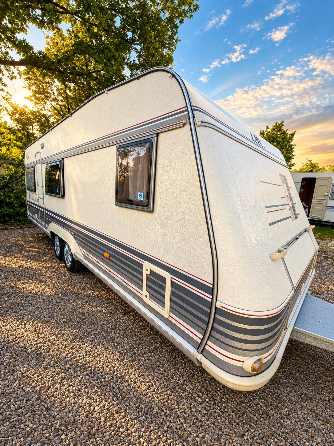 Caravan Lmc 660, Caravanes & Camping, Grand lit, Particulier, Douche, Banquette en rond