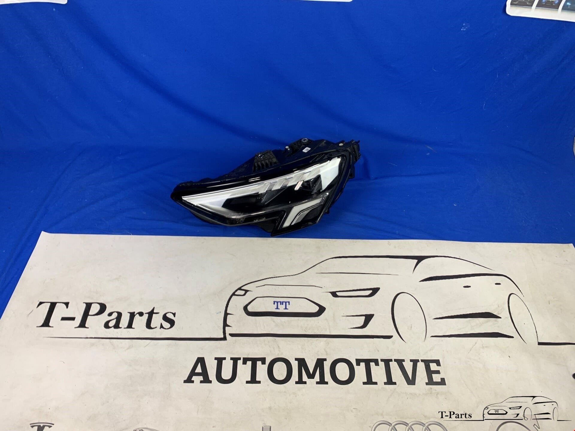Audi a3 8Y facelift links koplamp origineel led, Auto-onderdelen, Info@fabrikant.eu, Audi, Fabrikantstraat 1
1000 AA  Amsterdam