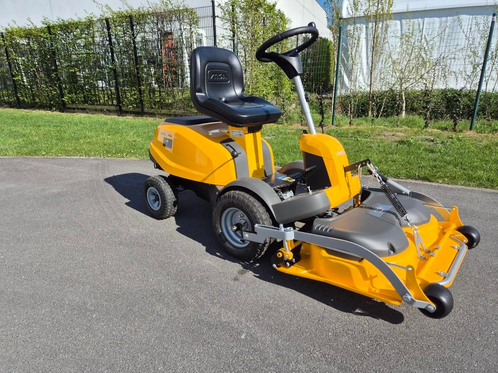 STIGA Villa 15hst frontmaaier NIEUW met fabrieksgarantie, Tuin en Terras, Grasmaaiers, Ophalen of Verzenden