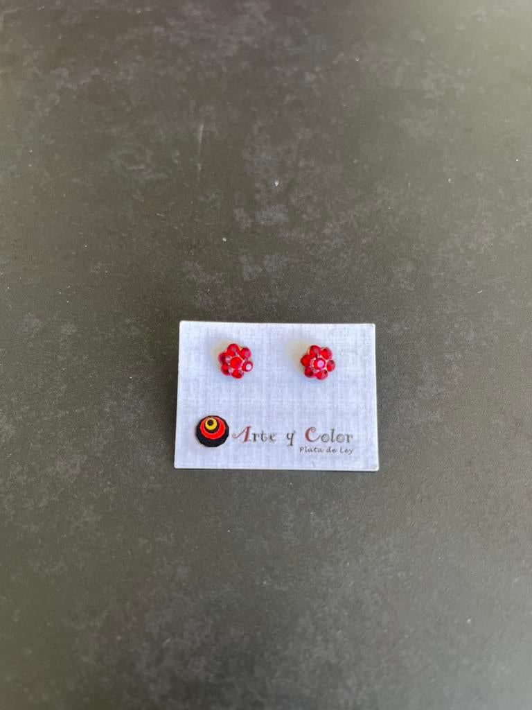Oorbellen in de vorm van rode bloemen. Goede staat., Bijoux, Sacs & Beauté, Enlèvement ou Envoi, Utilisé, Rouge, Puces ou Clous