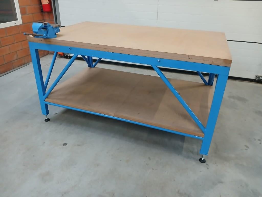 Werktafel/werkbank 180x110 met bankschroef en stelpoten, Ophalen of Verzenden, Nieuw, 170 cm of meer, Bankschroef