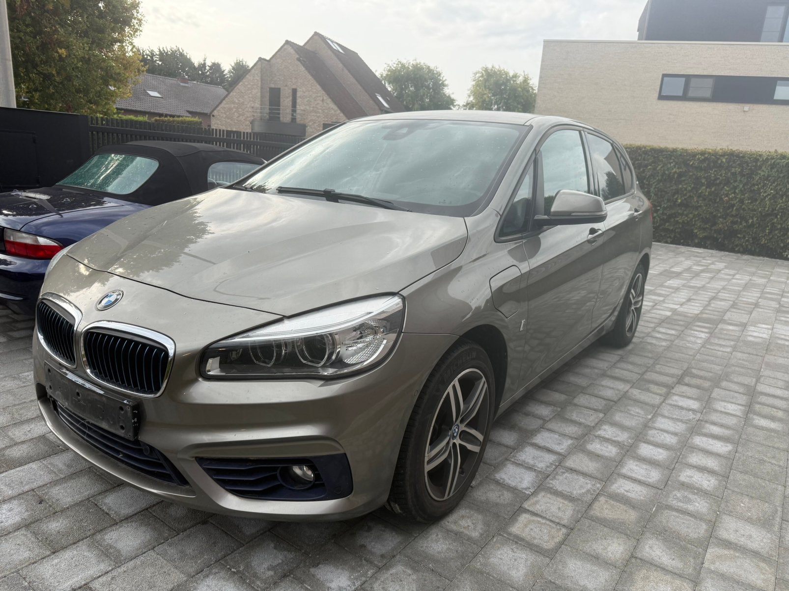 BMW 2 225e - Active Tourer - Leren Bekleding - ZEER PROPER!, Auto's, Automaat, Euro 6, Zwart, Airconditioning