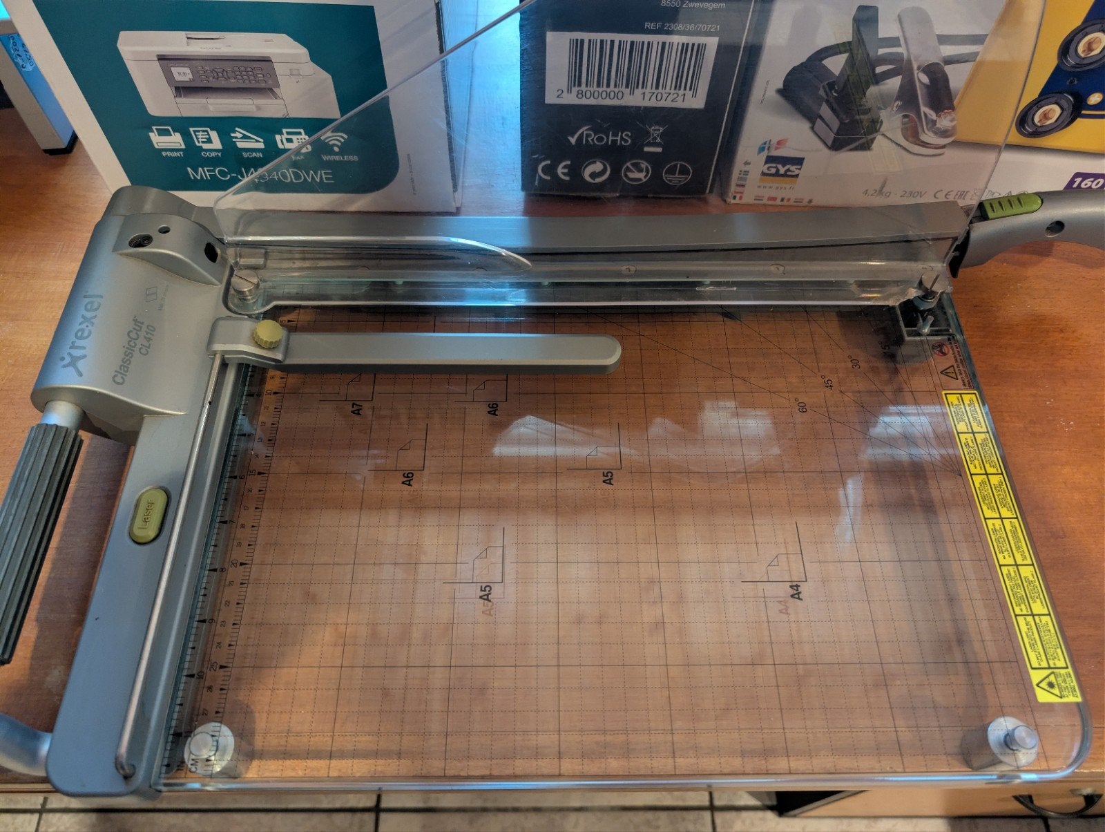 Massicot Cisaille A4 Pro Rexel ClassicCut CL410 avec Laser, Ophalen
