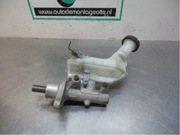 Cylindre de frein principal d'un Renault Clio (Clio 3 06-), Renault, -, 3 mois de garantie, Utilisé