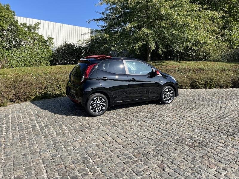 Toyota Aygo x-Red, Autos, Achat, 998 cm³, Euro 6, Noir