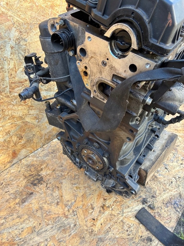 Moteur AWX Nu A4 PASSAT AUDI VW A6 SUPERB SKODA, Envoi, Utilisé, Daihatsu