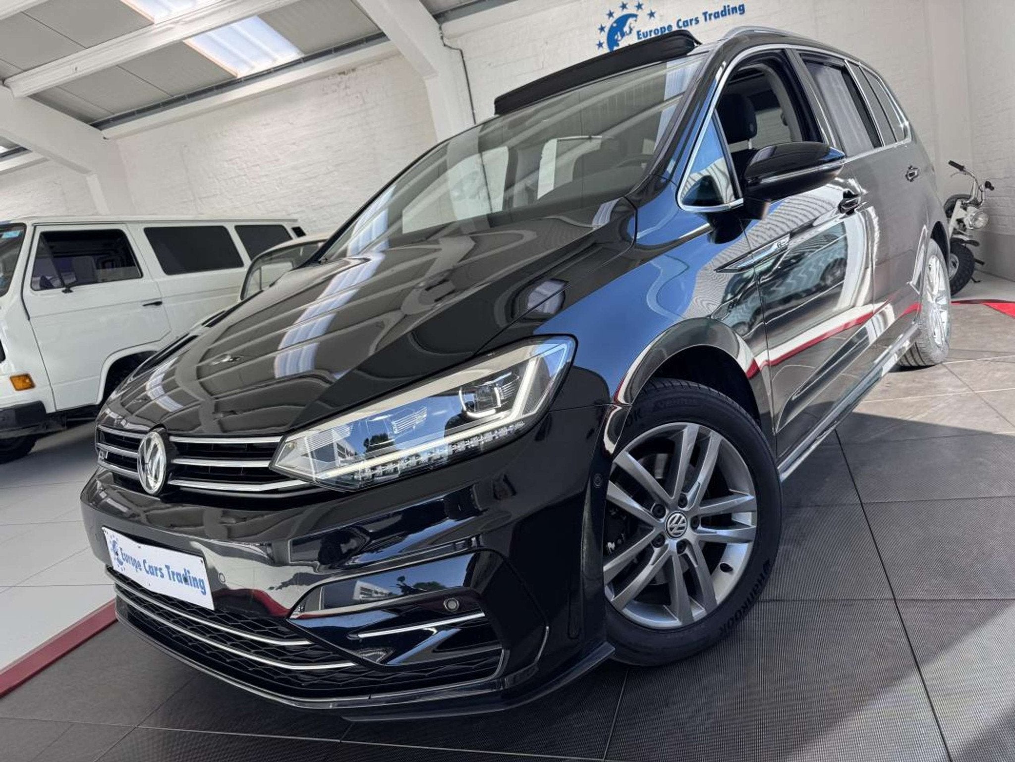 Volkswagen Touran RLINE R LINE 1.6TDI 115CH BVA DSG ALCANTAR, Autos, Achat, Entreprise, 7 places, 116 ch