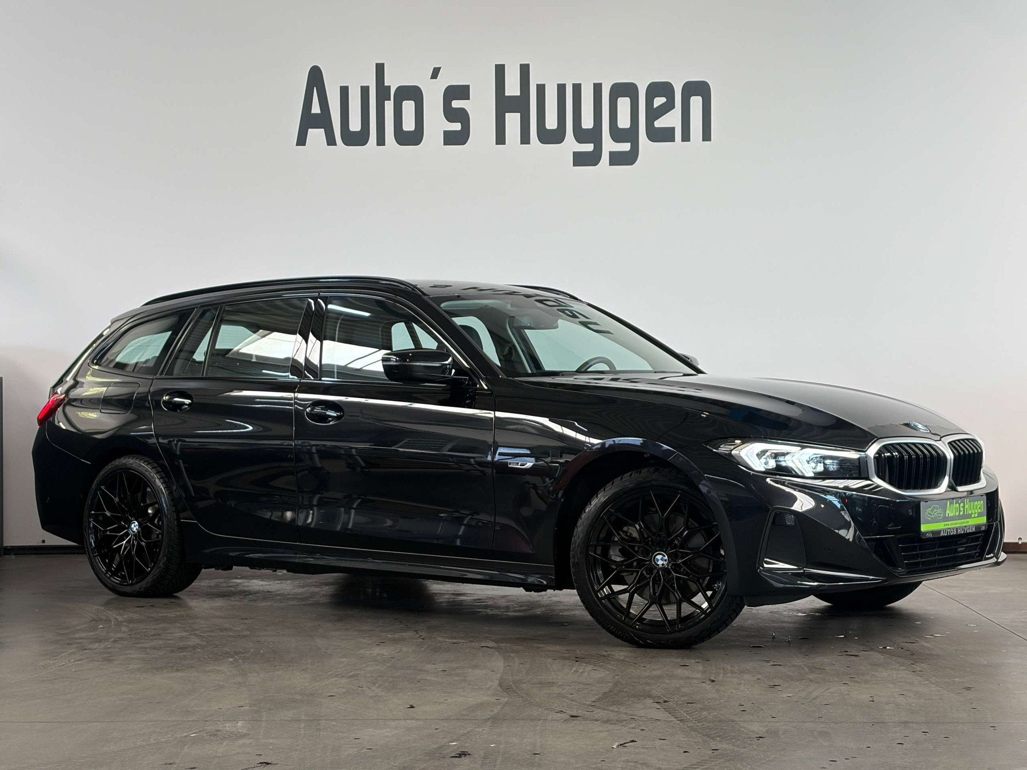BMW 3 Serie 330 eA Touring X-Drive | Business Design | Hybri, Autos, BMW, 215 kW, Achat, Phares entièrement LED, Noir